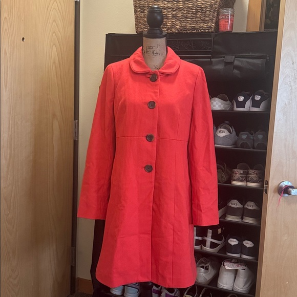 J. Crew Jackets & Blazers - EUC J. Crew striking coral color, flawless coat. Medium thickness. Women’s Sz 10